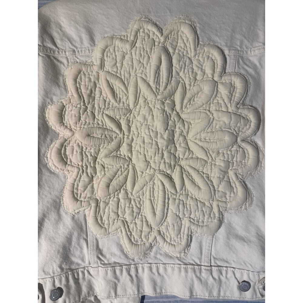Upcycled White Denim Trucker Jacket Quilted Floral Medallion Patch Womens Medium - Picture 2 of 7